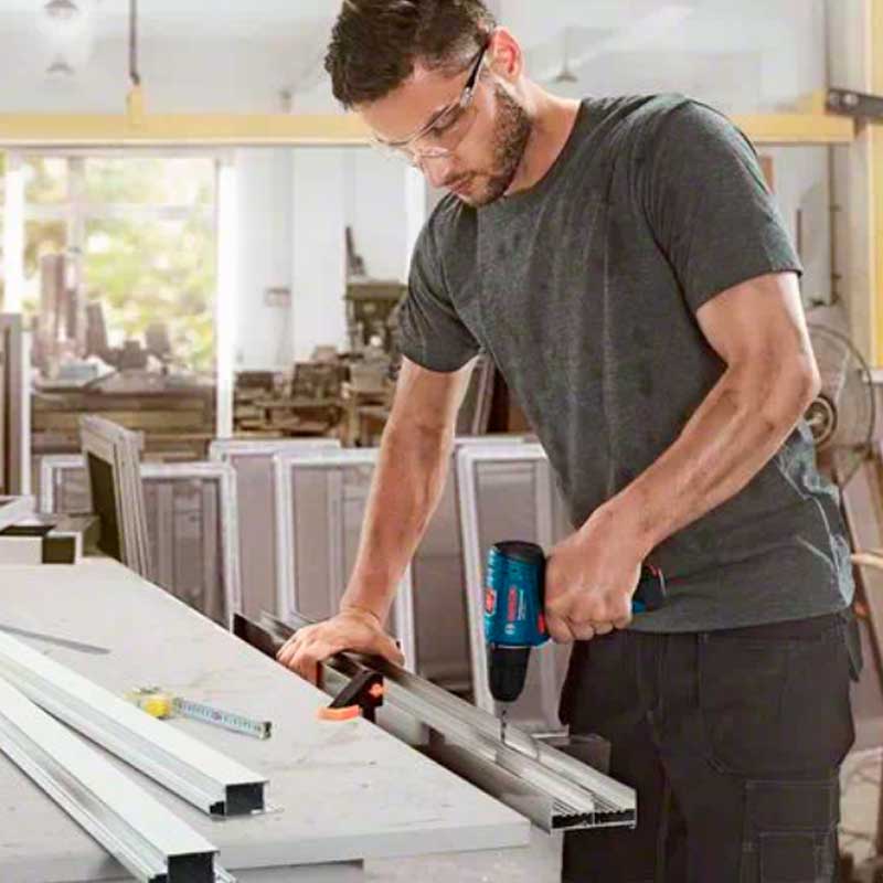 Bosch Professional GSR 12V-20 - Taladro atornillador a batería con 2  baterías x 2.5 Ah, cargador rápido, L-BOXX 12 V, motor EC, par de giro  máx.: 20 Nm : : Bricolaje y herramientas