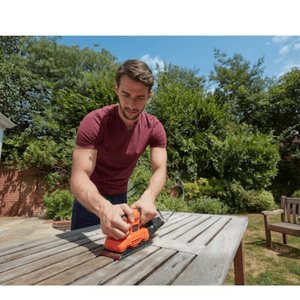 LIJADORA ORBITAL BLACK & DECKER DE HOJA 138W 14000RPM BEW220