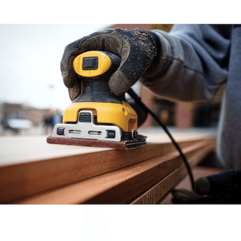 LIJADORA-DEWALT-2
