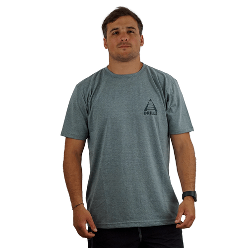 REMERA DRILLS PIRAMIDE HOMBRE