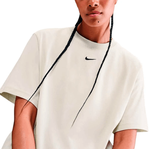 Remera Nike Sportswear Essential Cru. Mujer